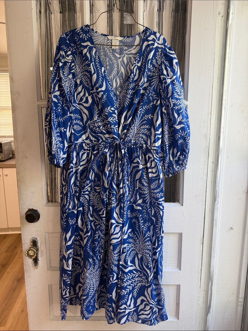 H&M Women’s Blue and White Printed Dress